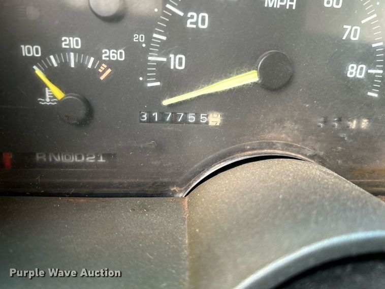 image for item DJ6338 1993 Chevrolet 1500  Ext. Cab pickup truck