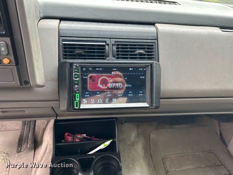 image for item DJ6338 1993 Chevrolet 1500  Ext. Cab pickup truck