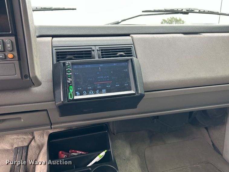 image for item DJ6338 1993 Chevrolet 1500  Ext. Cab pickup truck