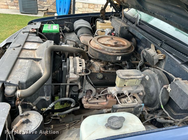 image for item DJ6338 1993 Chevrolet 1500  Ext. Cab pickup truck