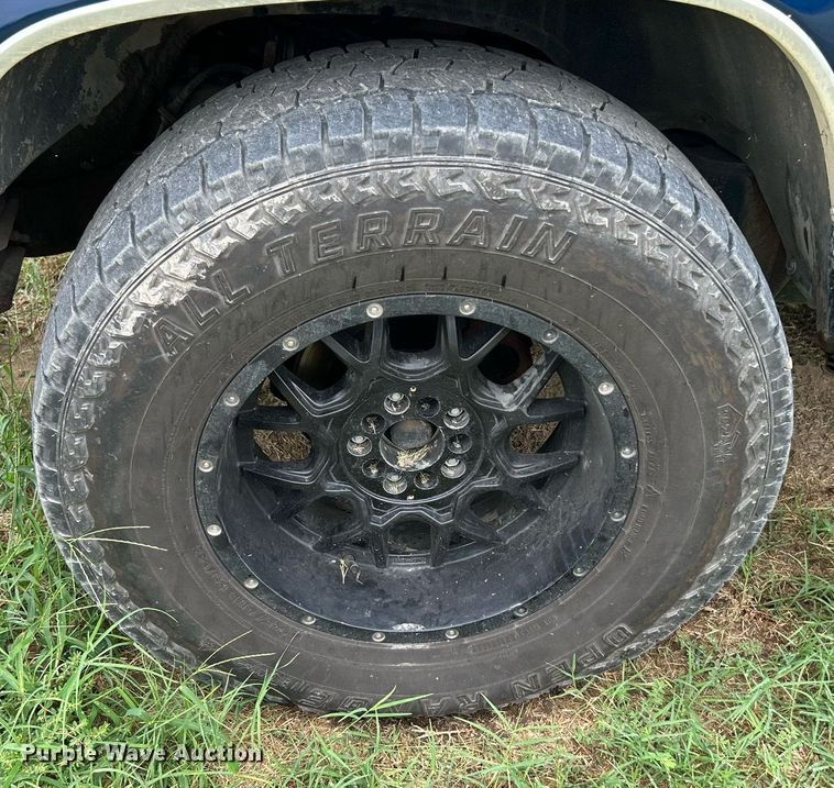 image for item DJ6338 1993 Chevrolet 1500  Ext. Cab pickup truck