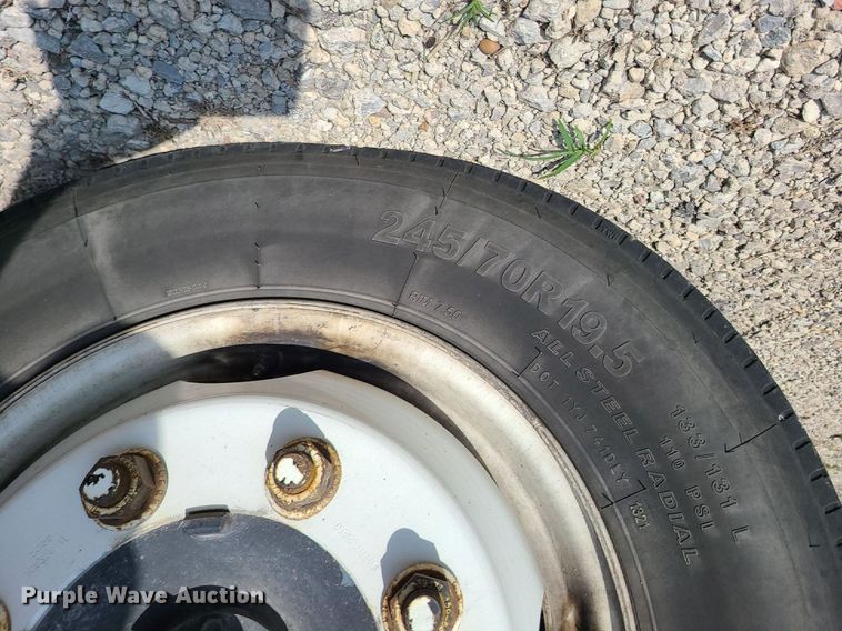 image for item DK4009 2002 International 4300  truck cab and chassis