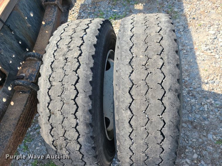 image for item DK4009 2002 International 4300  truck cab and chassis