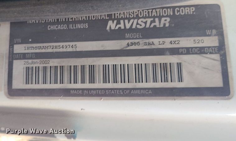 image for item DK4009 2002 International 4300  truck cab and chassis