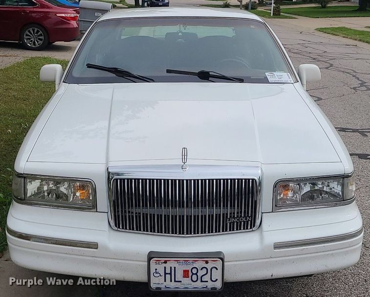 image for item DK4093 1996 Lincoln Town Car
