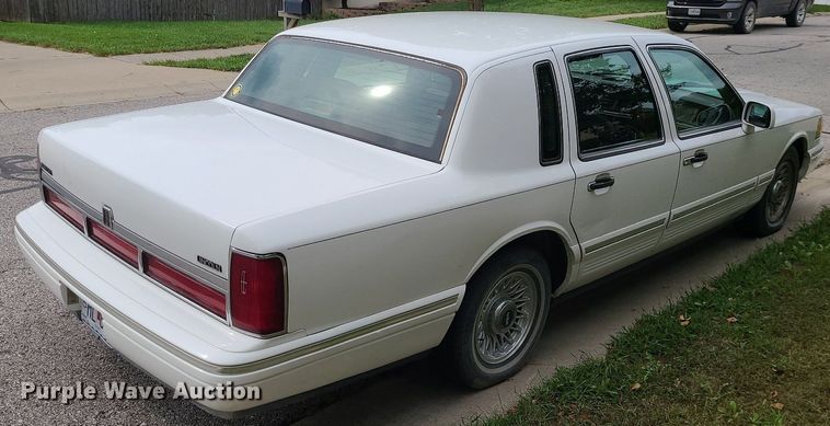 image for item DK4093 1996 Lincoln Town Car