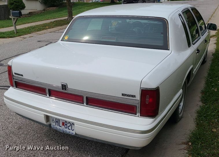 image for item DK4093 1996 Lincoln Town Car