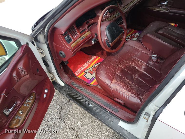 image for item DK4093 1996 Lincoln Town Car