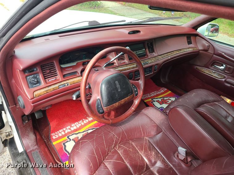 image for item DK4093 1996 Lincoln Town Car