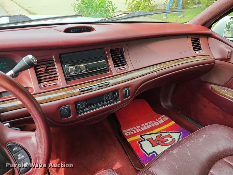 image for item DK4093 1996 Lincoln Town Car