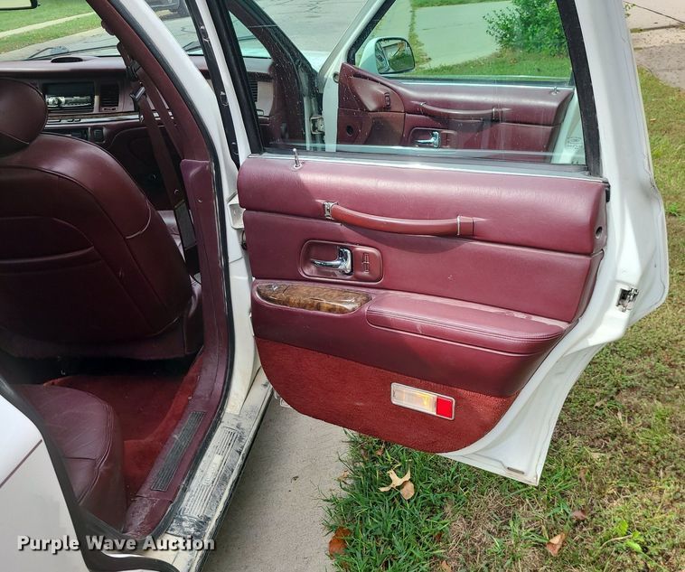 image for item DK4093 1996 Lincoln Town Car