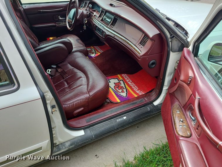 image for item DK4093 1996 Lincoln Town Car