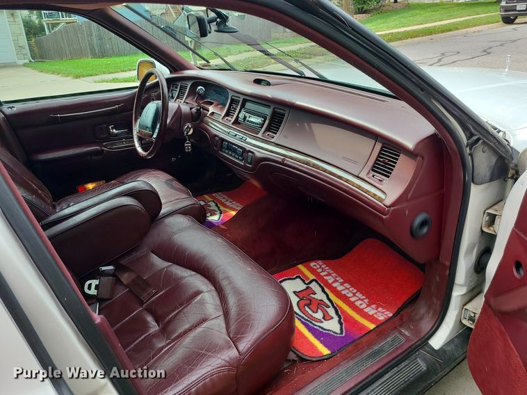 image for item DK4093 1996 Lincoln Town Car