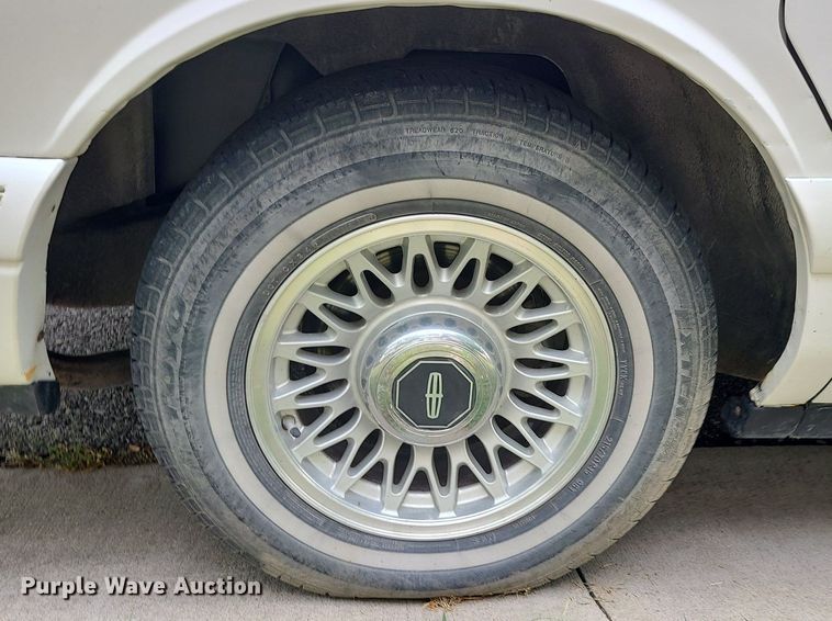image for item DK4093 1996 Lincoln Town Car