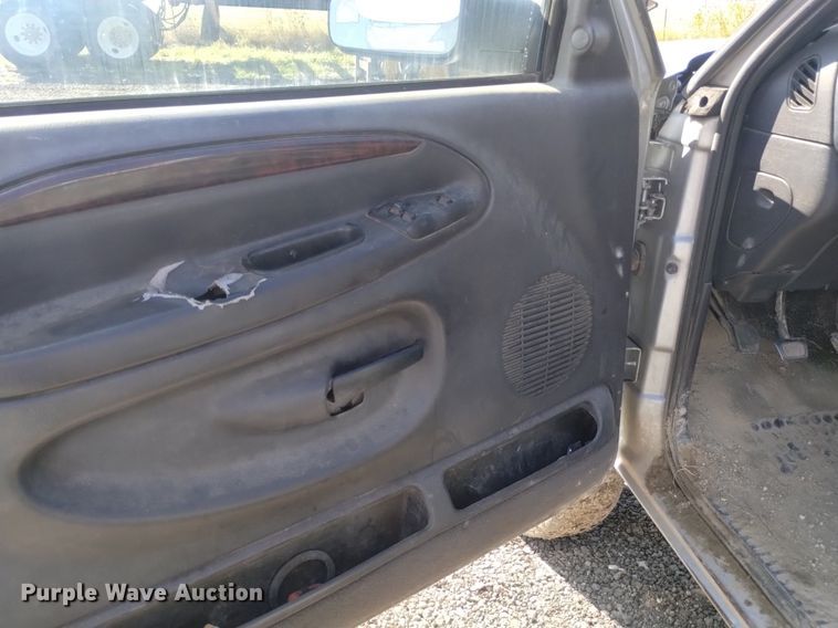 image for item DK8806 2001 Dodge Ram 3500  Quad Cab flatbed pickup truck