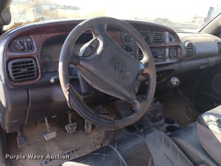 image for item DK8806 2001 Dodge Ram 3500  Quad Cab flatbed pickup truck