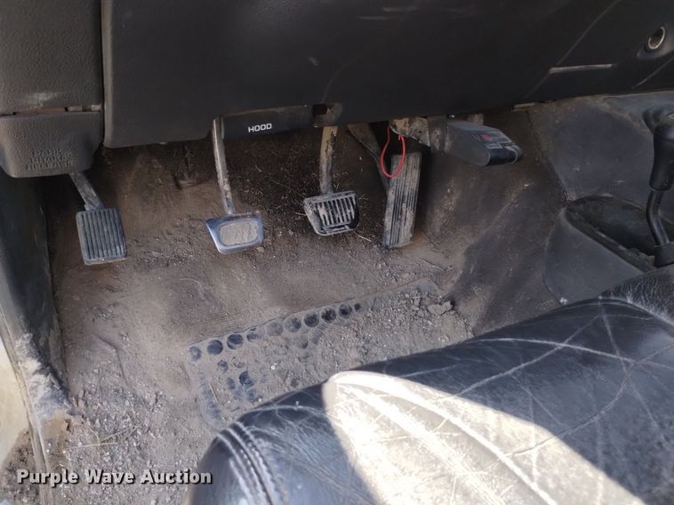 image for item DK8806 2001 Dodge Ram 3500  Quad Cab flatbed pickup truck