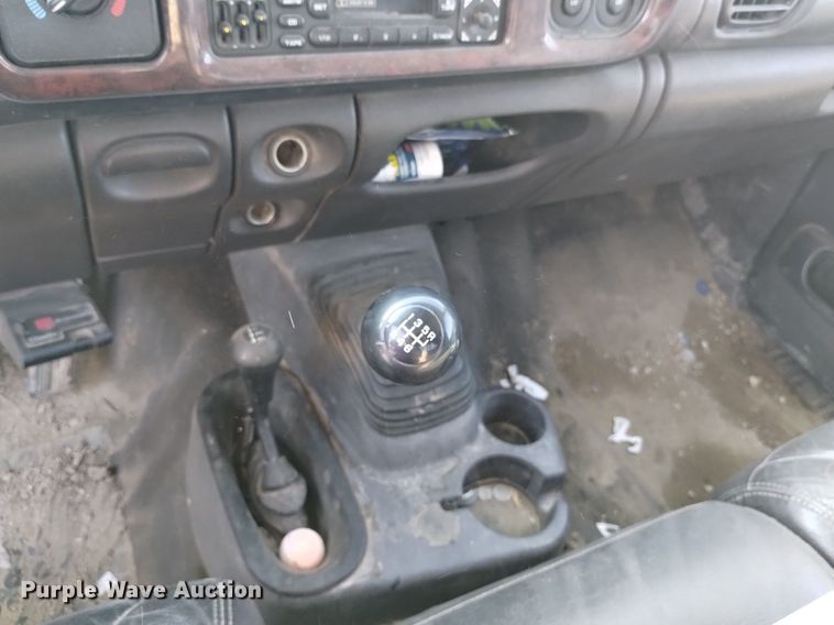 image for item DK8806 2001 Dodge Ram 3500  Quad Cab flatbed pickup truck