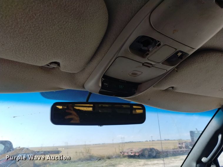 image for item DK8806 2001 Dodge Ram 3500  Quad Cab flatbed pickup truck