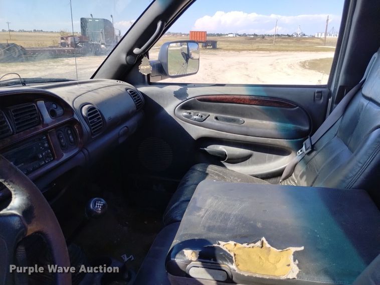 image for item DK8806 2001 Dodge Ram 3500  Quad Cab flatbed pickup truck