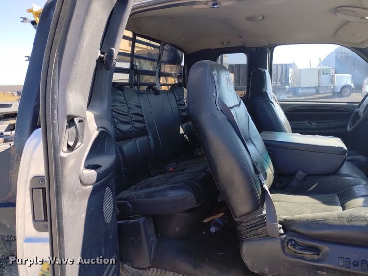 image for item DK8806 2001 Dodge Ram 3500  Quad Cab flatbed pickup truck