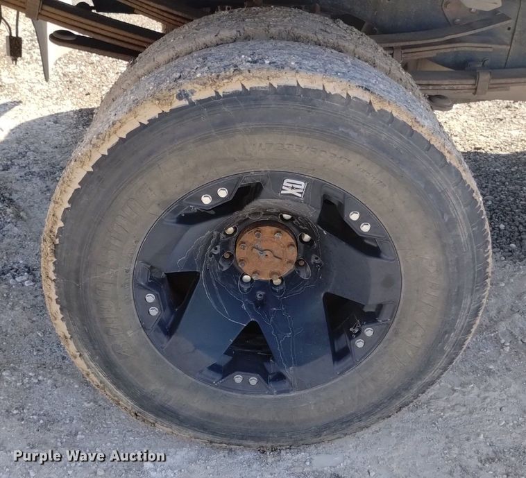 image for item DK8806 2001 Dodge Ram 3500  Quad Cab flatbed pickup truck