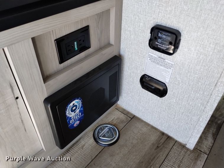 image for item DK8822 2022 KZ Sportsman Classic toy hauler camper