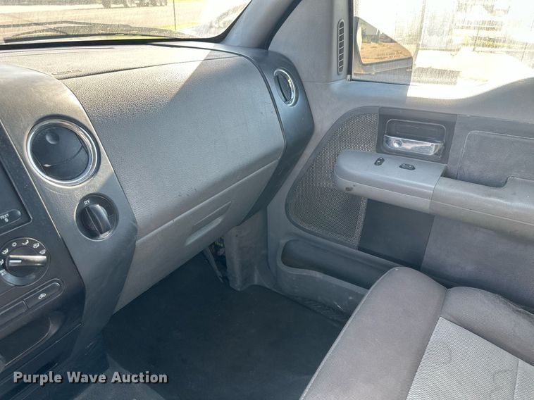 image for item DM2620 2005 Ford F150  SuperCab pickup truck