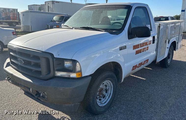 image for item DM2621 2004 Ford F250 Super Duty  utility bed pickup truck