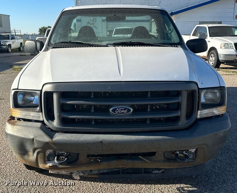 image for item DM2621 2004 Ford F250 Super Duty  utility bed pickup truck