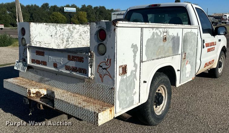 image for item DM2621 2004 Ford F250 Super Duty  utility bed pickup truck