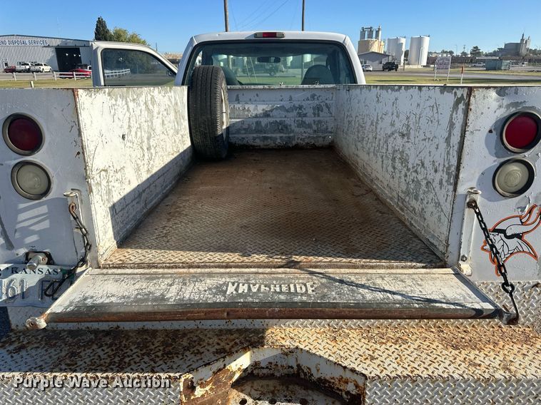 image for item DM2621 2004 Ford F250 Super Duty  utility bed pickup truck