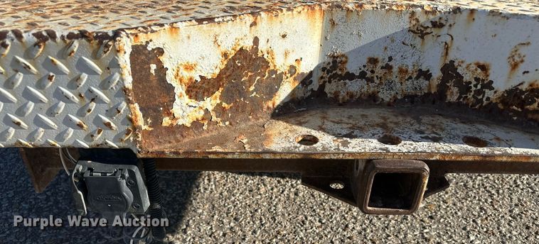 image for item DM2621 2004 Ford F250 Super Duty  utility bed pickup truck