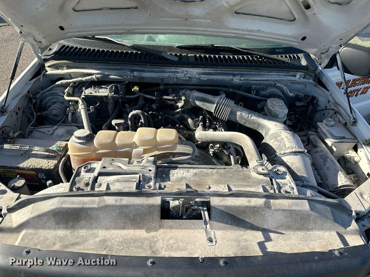 image for item DM2621 2004 Ford F250 Super Duty  utility bed pickup truck