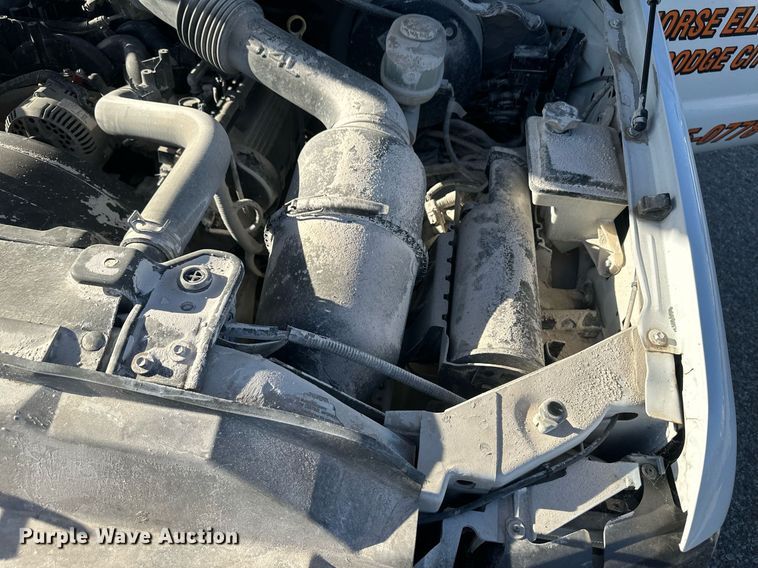 image for item DM2621 2004 Ford F250 Super Duty  utility bed pickup truck