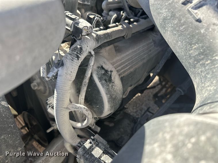 image for item DM2621 2004 Ford F250 Super Duty  utility bed pickup truck