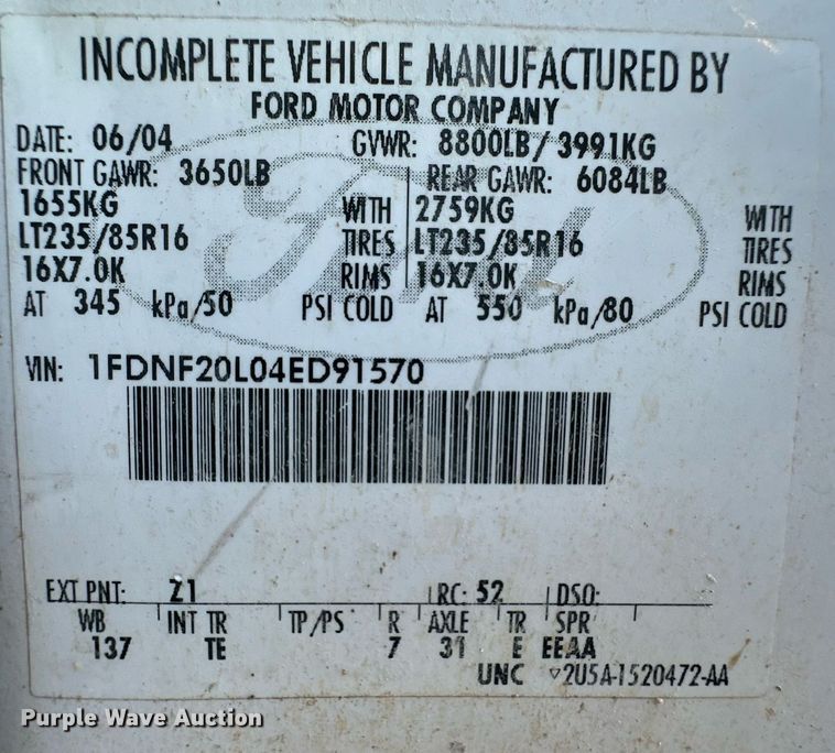 image for item DM2621 2004 Ford F250 Super Duty  utility bed pickup truck