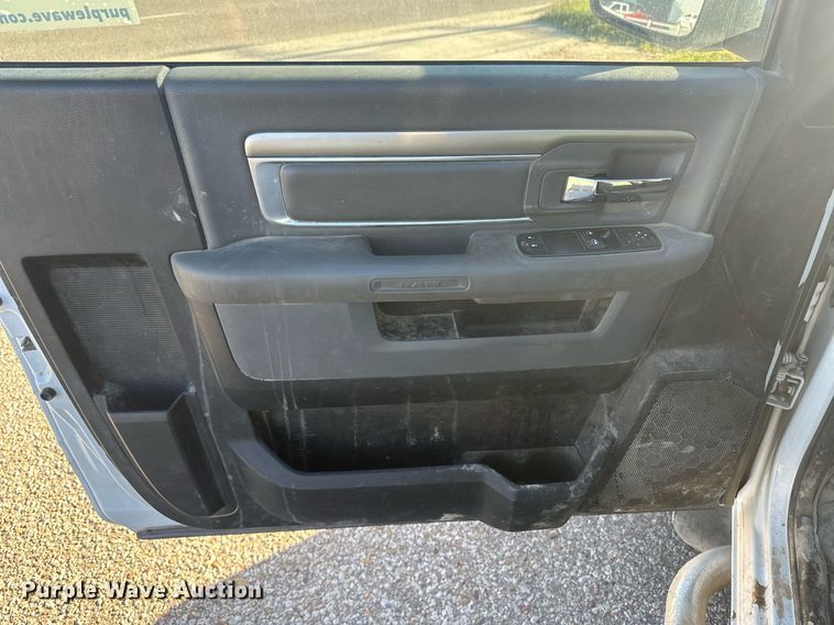 image for item DM2622 2013 Dodge Ram 2500HD  utility bed pickup truck