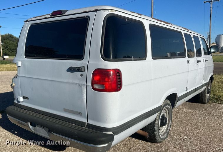 image for item DM2625 1999 Dodge Ram Wagon 3500  van