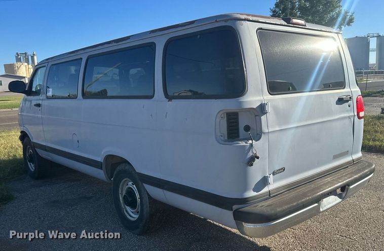 image for item DM2625 1999 Dodge Ram Wagon 3500  van