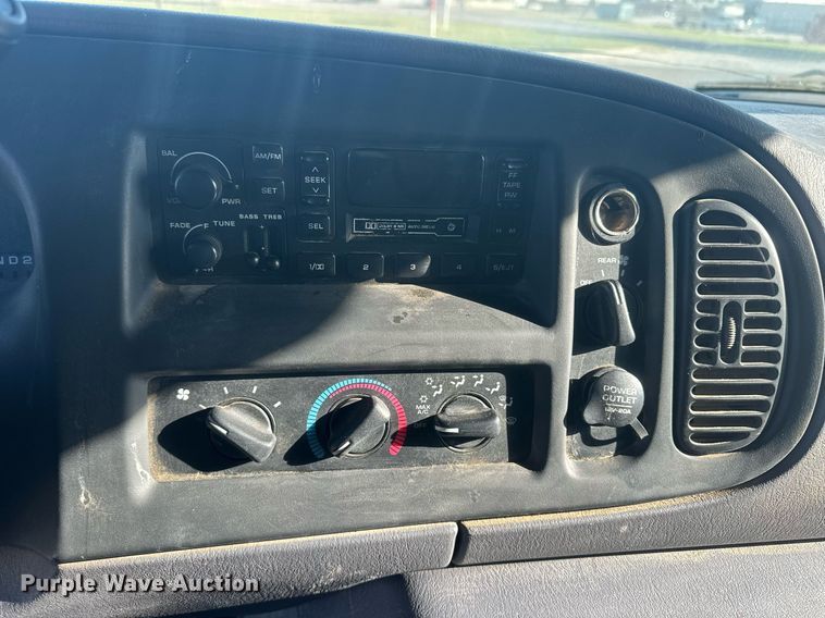 image for item DM2625 1999 Dodge Ram Wagon 3500  van