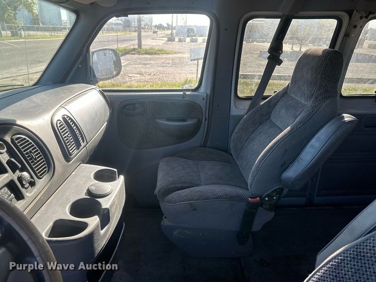 image for item DM2625 1999 Dodge Ram Wagon 3500  van