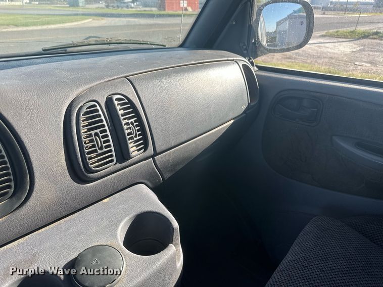 image for item DM2625 1999 Dodge Ram Wagon 3500  van