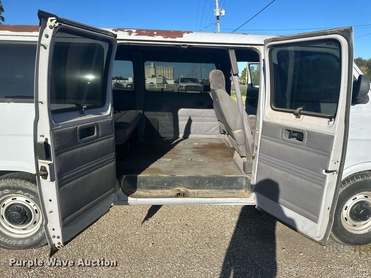 image for item DM2625 1999 Dodge Ram Wagon 3500  van