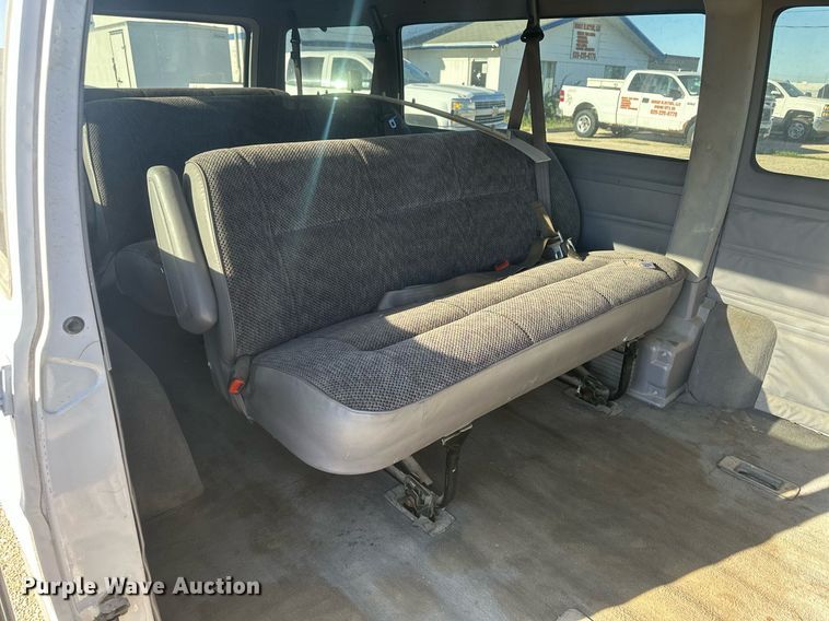 image for item DM2625 1999 Dodge Ram Wagon 3500  van