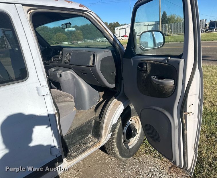 image for item DM2625 1999 Dodge Ram Wagon 3500  van