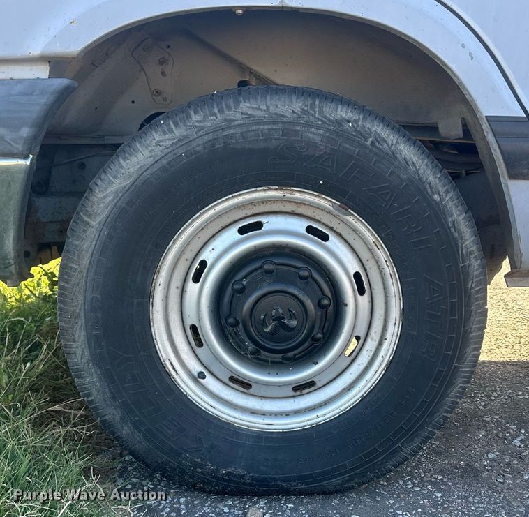 image for item DM2625 1999 Dodge Ram Wagon 3500  van