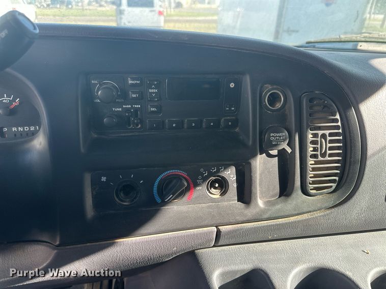 image for item DM2626 1999 Dodge Ram Wagon 2500  van
