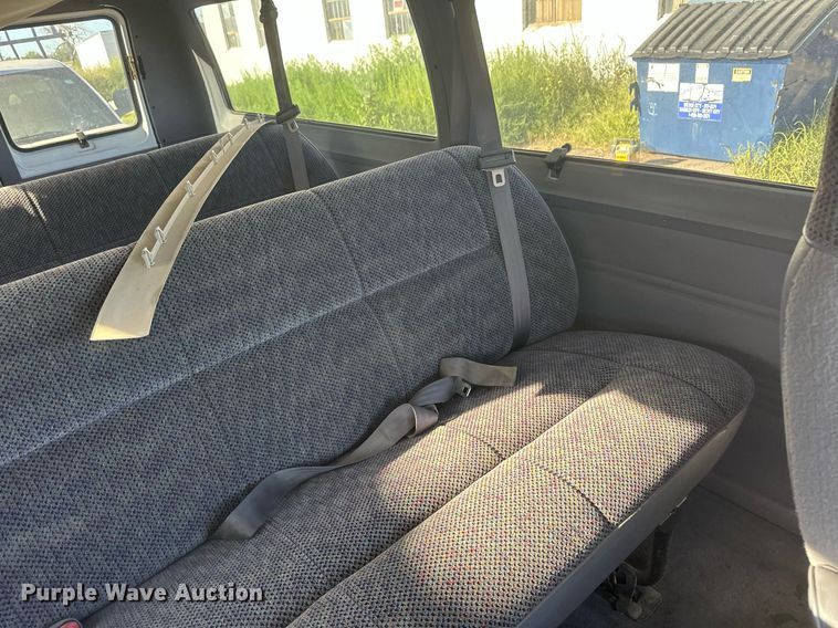 image for item DM2626 1999 Dodge Ram Wagon 2500  van