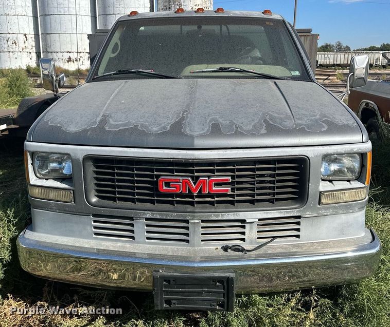 image for item DM2627 1995 GMC Sierra 3500  utility bed pickup truck